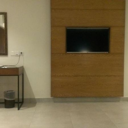 รเจนท์ พลาซา โฮเต็ลแอนด์คอนเวนชั่น เซ็นเตอร์ Hotel การาจี ภายนอก รูปภาพ