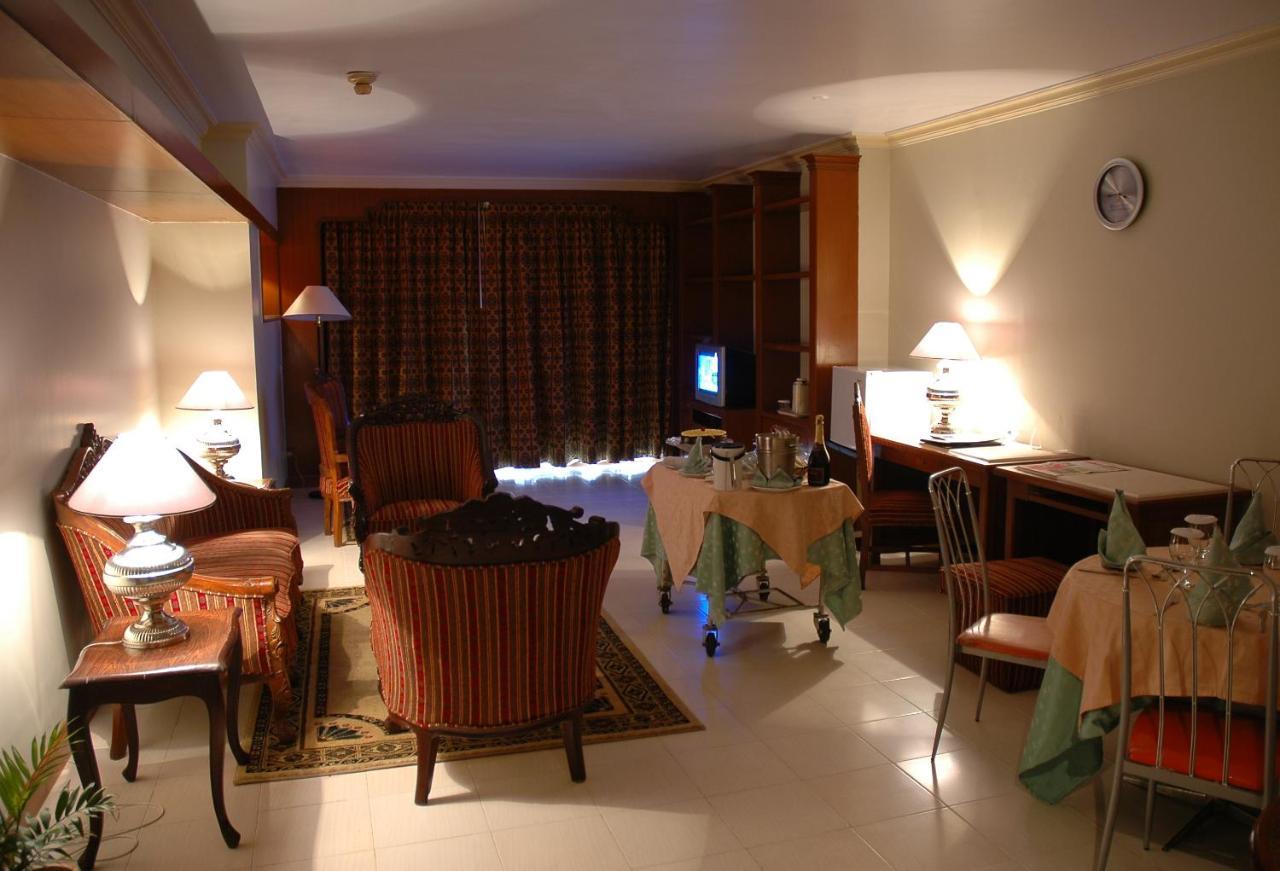 รเจนท์ พลาซา โฮเต็ลแอนด์คอนเวนชั่น เซ็นเตอร์ Hotel การาจี ภายนอก รูปภาพ