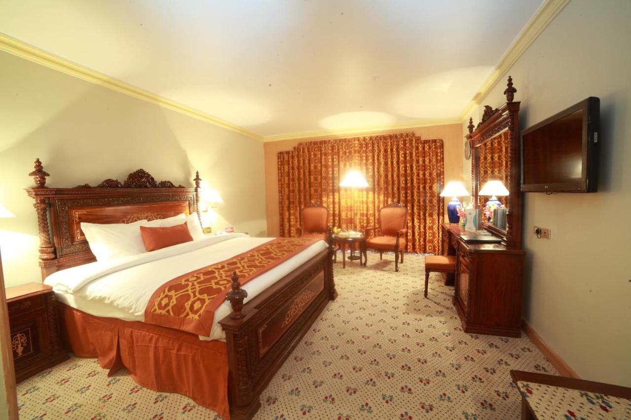 รเจนท์ พลาซา โฮเต็ลแอนด์คอนเวนชั่น เซ็นเตอร์ Hotel การาจี ภายนอก รูปภาพ