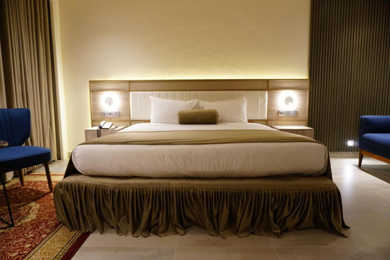 รเจนท์ พลาซา โฮเต็ลแอนด์คอนเวนชั่น เซ็นเตอร์ Hotel การาจี ภายนอก รูปภาพ
