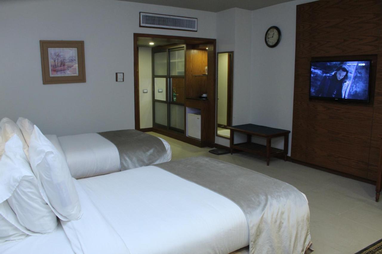 รเจนท์ พลาซา โฮเต็ลแอนด์คอนเวนชั่น เซ็นเตอร์ Hotel การาจี ภายนอก รูปภาพ