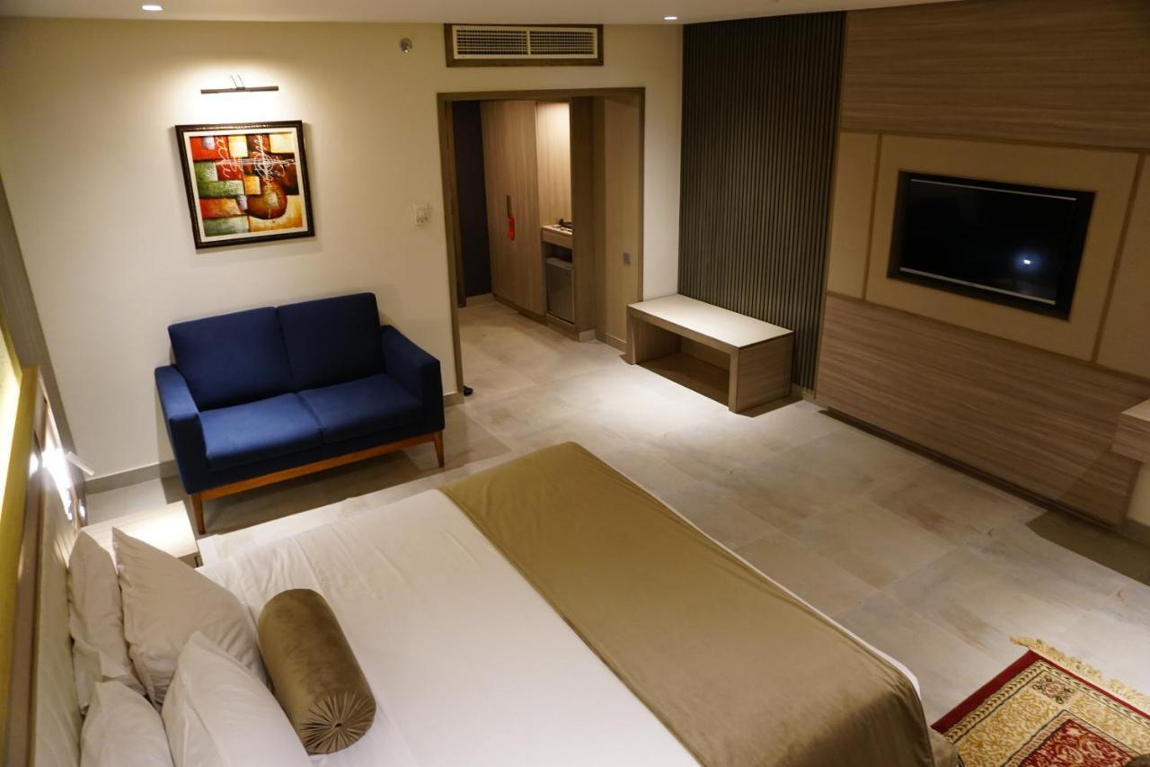 รเจนท์ พลาซา โฮเต็ลแอนด์คอนเวนชั่น เซ็นเตอร์ Hotel การาจี ภายนอก รูปภาพ