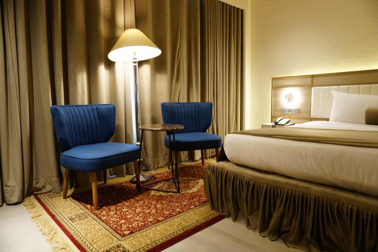 รเจนท์ พลาซา โฮเต็ลแอนด์คอนเวนชั่น เซ็นเตอร์ Hotel การาจี ภายนอก รูปภาพ