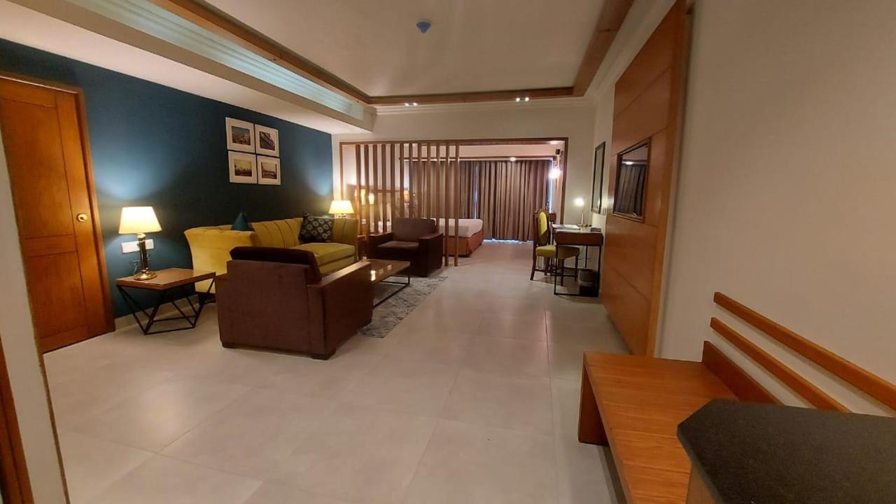 รเจนท์ พลาซา โฮเต็ลแอนด์คอนเวนชั่น เซ็นเตอร์ Hotel การาจี ภายนอก รูปภาพ